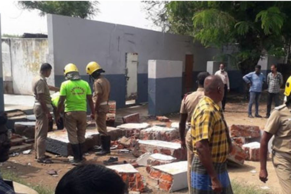 நெல்லையில் பள்ளி கட்டடம் இடிந்து , 2 மாணவர்கள் உயிரிழப்பு ! - தமிழ்நாடு