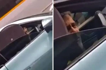 துரத்தி வந்த ரசிகர்கள்.. உடனே காரை நிறுத்திய சியான் விக்ரம்