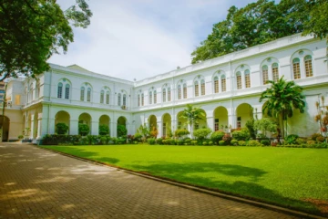 අරගලයට බය වෙලාද? ජනාධිපති මන්දිරය කොටුවෙන් ඉවත් කරයි.පොලිස් මූලස්ථානය ඇතුළු ආයතන කිහිපයකටම ස්ථාන මාරුවීම්.