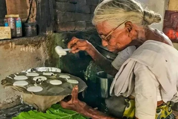 ஒரு ரூபாய்க்கு இட்லி விற்கும் கோயம்புத்தூர் பாட்டி.., அவரின் நேர்மைக்கு கிடைத்த மிகப்பெரிய பலன்