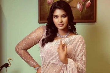 டிரான்ஸ்பெரண்ட் சேலையில் கலக்கும் நடிகை ரச்சிதா மகாலட்சுமி..