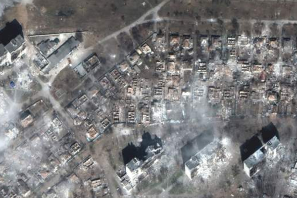 மரியுபோல் நகரை அழித்துள்ள ரஷ்யர்களின் தாக்குதல்கள்! புதிய செய்மதி படங்கள் வெளியாகின (video) | Russo Ukrain War Mariupol