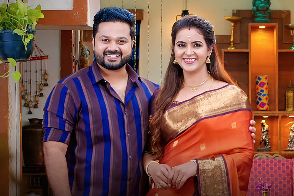 கயல் சீரியலில் நடிக்கும் சைத்ரா ரெட்டி, சஞ்சீவ் வாங்கும் சம்பளம்.. விவரம் இதோ | Kayal Serial Actors Salary