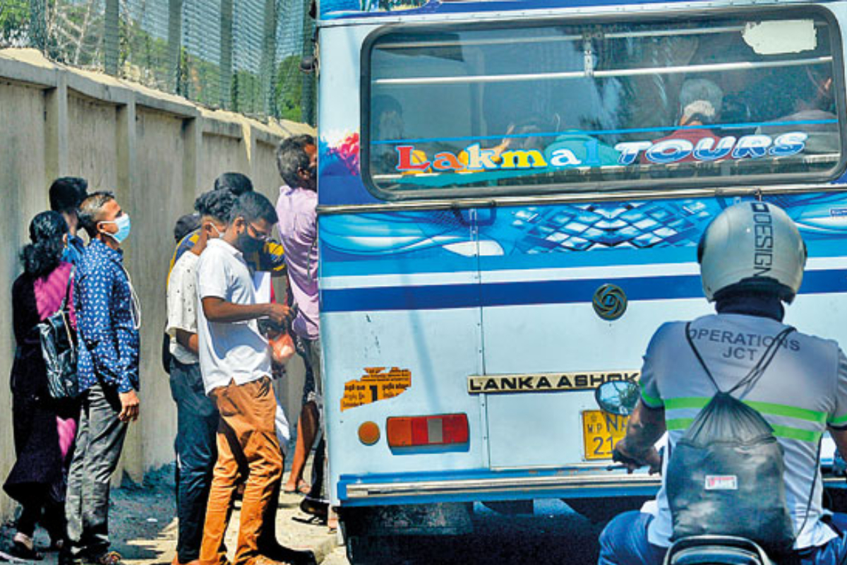 புத்தாண்டு சேவை! இலங்கை போக்குவரத்துச் சபை ஈட்டிய பில்லியன் வருவாய் | Ctb New Year Generates Revenue Of One Billion