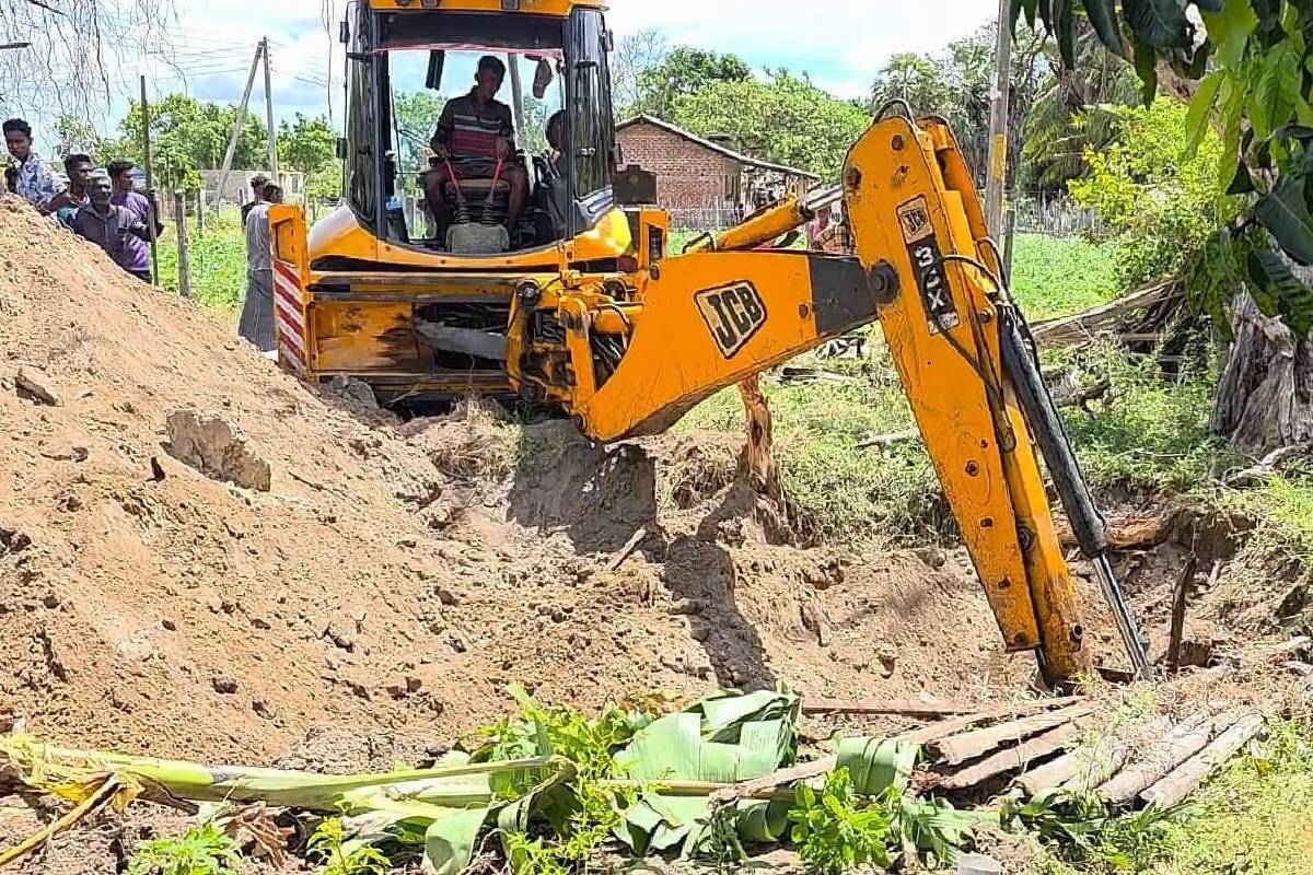 மட்டக்களப்பு ஆலயம் ஒன்றுக்கு பலத்த பாதுகாப்பு ! | Attempt To Dig Treasure Near Temple Court Orders
