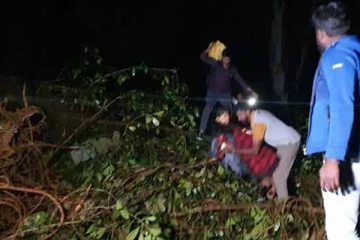 தடைபட்ட கொழும்பு - ஹட்டன் பிரதான வீதி : மாற்று வீதிகளை பயன்படுத்துமாறு அறிவுறுத்தல்!