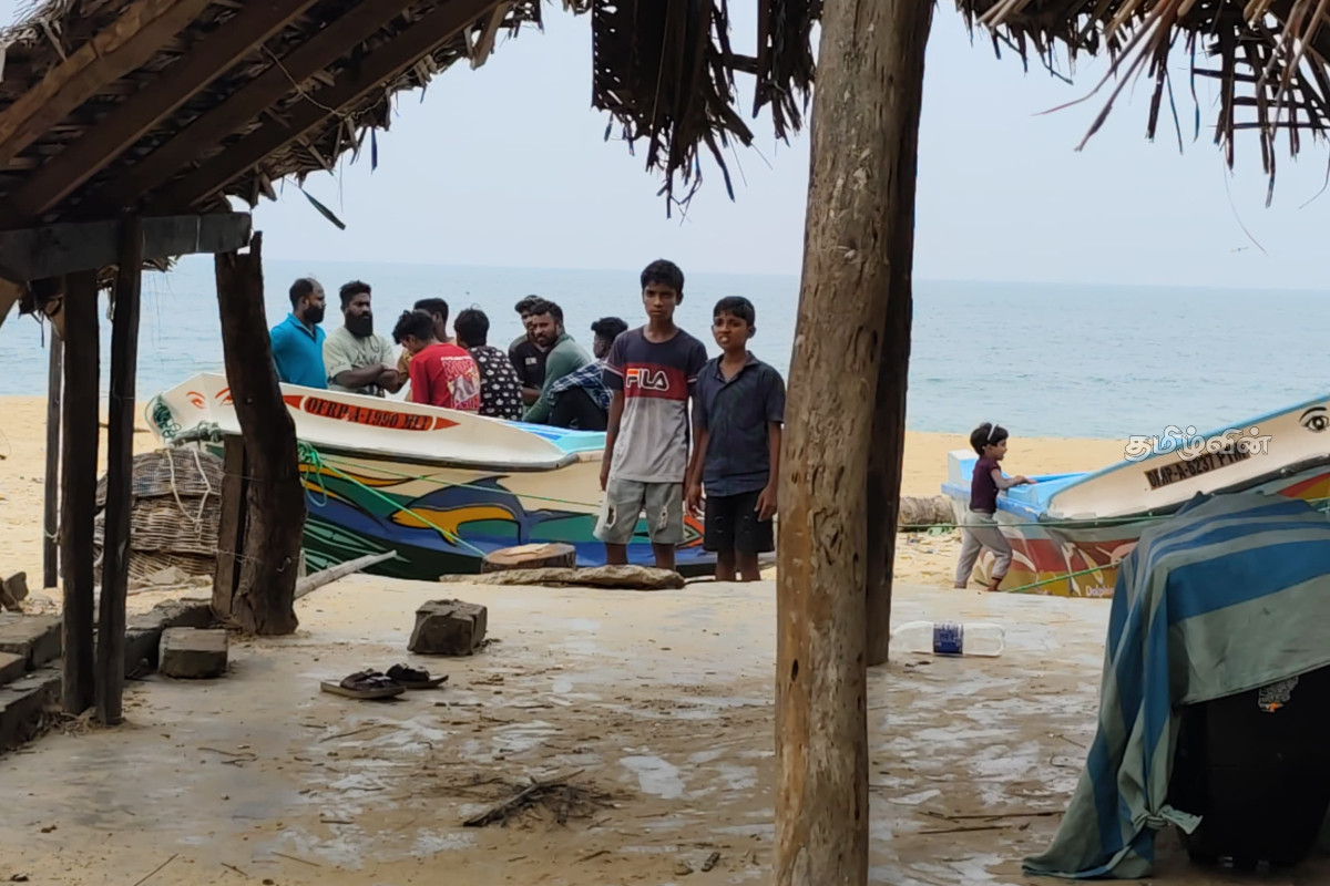 காணாமல்போயுள்ள கடற்றொழிலாளர்களை தேடுவதற்கு விரைந்து நடவடிக்கை மேற்கொள்ளுமாறு ரவிகரன் எம்.பி வலியுறுத்து | Ravikaran Mp Urged Take Search Missing Fishermen