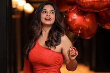 கிளாமராக பிறந்தநாள் கொண்டாடிய ஜெனி.. 30 வயதை தொட்ட பாக்கியலட்சுமி நடிகை