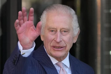 மன்னருடைய உருவப்படம் பொறித்த கரன்சி அறிமுகம்: பழைய நோட்டுகளை என்ன செய்வது?