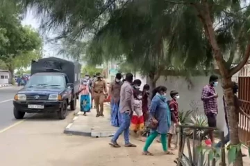 சட்ட விரோதமாக இந்தியா செல்லமுயன்ற 13 பேர் கைது (படங்கள்)