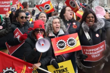 கனடாவில் அரச ஊழியர்கள் வேலை நிறுத்தம்! சேவைகள் தொடர்பில் வெளியான தகவல்