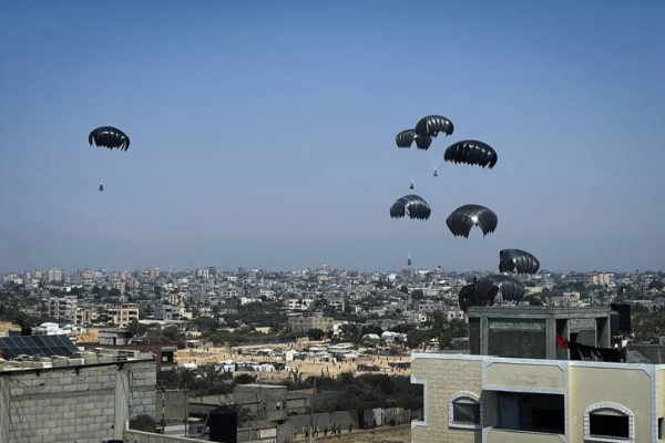 காசாவுக்கு பாராசூட்டில் ஐக்கிய அரபு அமீரகம் நிவாரணம் | Uae Parachutes Aid To Gaza