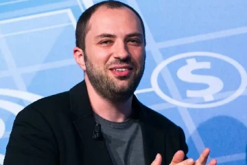 படிப்பை கைவிட்டு மளிகை கடையில் வேலை பார்த்தவர்... இன்று அவரது தயாரிப்பை பயன்படுத்தும் 2.7 பில்லியன் மக்கள்