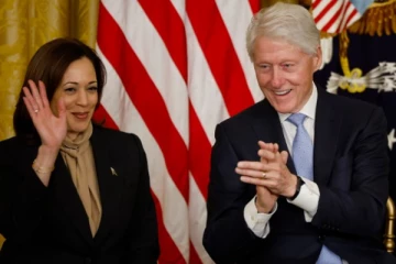 சூடு பிடிக்கும் அமெரிக்க ஜனாதிபதி தேர்தல் : கமலா ஹாரிசிற்கு பெருகும் ஆதரவு