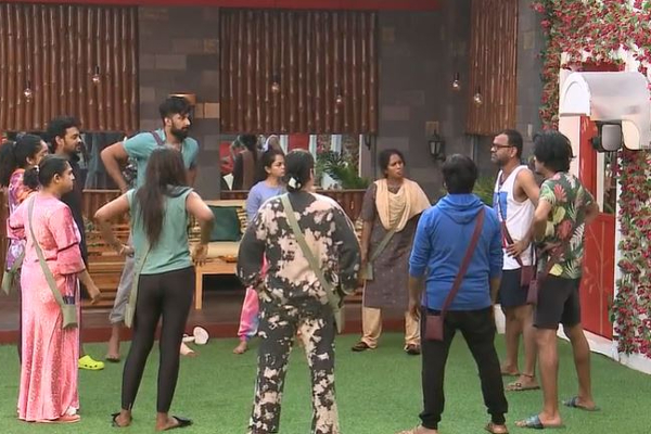 கதறிய வனிதா....அடித்து நொருக்கப்பட்ட பிக் பாஸ் வீட்டின் பொருட்கள்! எச்சரித்த பிக்பாஸ் | Monkey Entered Into Bigg Boss Ultimate Set Shocks