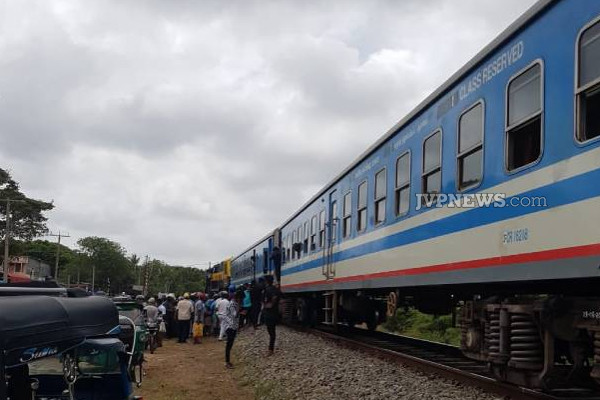 பதுளை நபரொருவர் ரயில் முன் பாய்ந்து தற்கொலை! அதிர்ச்சி சம்பவம் | Man Committed Suicide Jumping Front Of The Train
