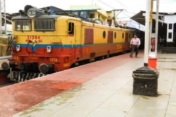 ? Live: மாண்டஸ் புயல் எதிரொலி: தெற்கு ரயில்வே முக்கிய அறிவிப்பு