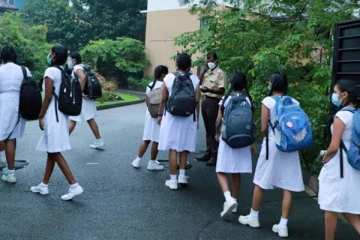 பாடசாலை விடுமுறையில் மாற்றம்