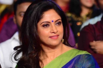 90ஸ் நடிகை நதியாவின் மகளா இது - அப்படியே அம்மாவை போலவே இருக்கிறாரே
