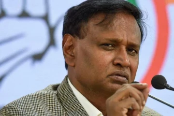 உயர்சாதி மனப்பான்மைதான்.. 10% இடஒதுக்கீடு குறித்து காங்கிரஸ் மூத்த தலைவர் சர்ச்சை கருத்து