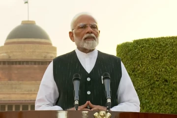 புதிய ஆட்சியமைக்க மோடிக்கு குடியரசுத் தலைவர் அழைப்பு! பதவி பிரமாணம் எப்போது?