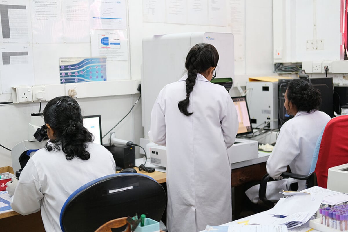 நாடு கடும் நெருக்கடி - சுகாதார மாபியாவின் பொறுப்பற்ற செயற்பாடுகள் | Doctors Requesting Allowance On Crisis Time