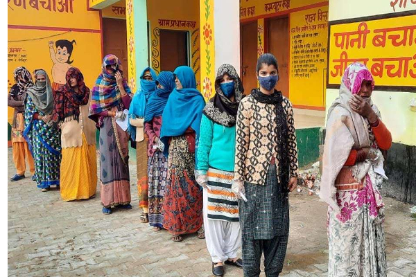 உத்தரகாண்ட், கோவா, உத்தரபிரதேச சட்டமன்ற தேர்தல் : விறுவிறுப்பாக நடைப்பெற்று வரும் வாக்குபதிவு - தமிழ்நாடு