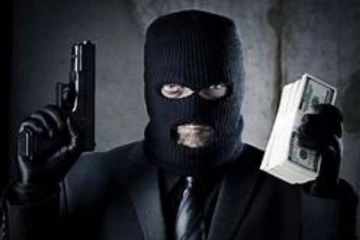 பட்டப்பகலில் நடந்த பயங்கர கொள்ளை: கொள்ளையடித்த பணத்தை என்ன செய்தார்கள்?