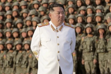 வடகொரியாவில் முதல் முறையாக கொரோனா தொற்று.. நாடு முழுவதும் அவசர நிலை பிரகடனம்! கிம் அதிரடி உத்தரவு