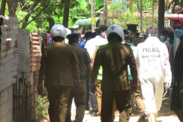 கிளிநொச்சியில் பரபரப்பு... நீரில் மூழ்கிய நிலையில் சடலமாக மீட்கபட்ட நபர்!