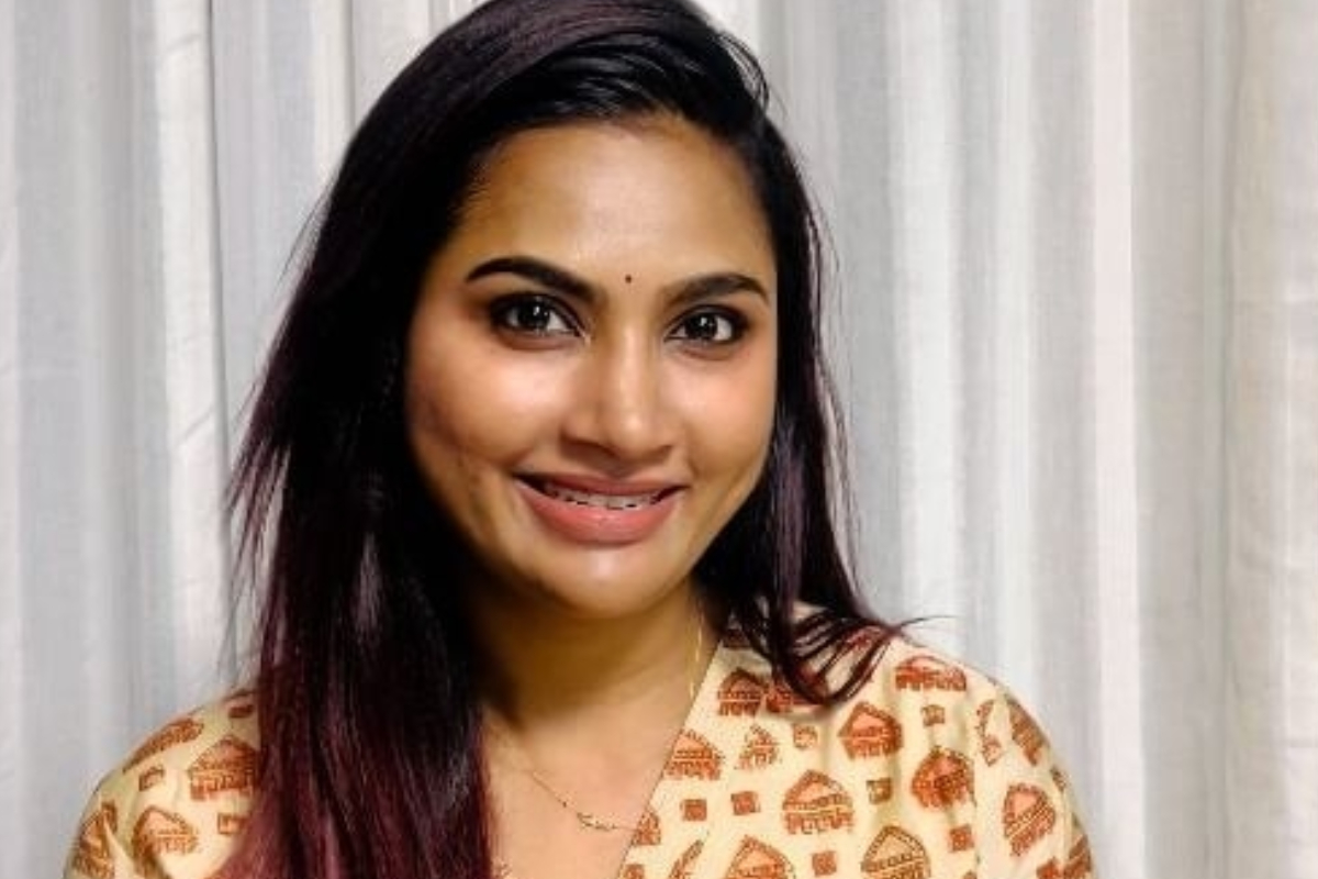 கணவருடன் சேர்ந்து உடல் எடை குறைத்து ஆளே மாறிய மைனா நந்தினி.. புகைப்படம் இதோ | Myna Nandhini Weight Loss