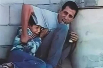 23 ஆண்டுகளுக்கு பிறகும்... உலகை உலுக்கும் புகைப்படம்: காஸா போரினால் குடும்பத்தில் பலரை இழந்த நபர்