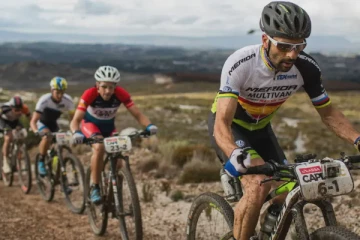 கரடு முரடான மலைப்பாதையில் சீறிப்பாய்ந்த இரண்டாயிரம் சைக்கிள்கள்!