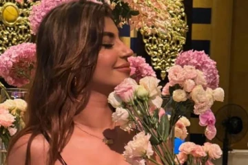 படு கிளாமராக உடை அணிந்து போட்டோ ஷுட் நடத்தியுள்ள யாஷிகா ஆனந்த்