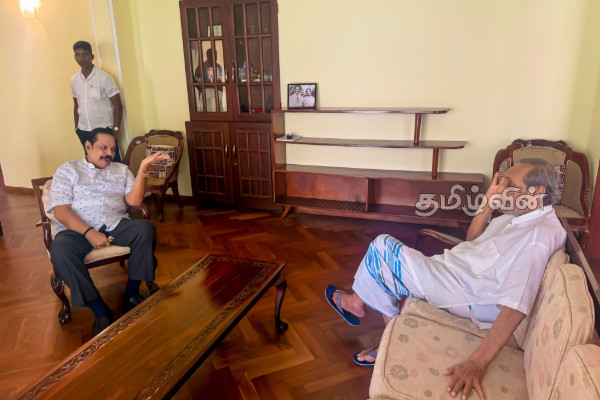 திடீரென தனது நெருங்கிய நண்பரை சந்தித்த மகிந்த! வெளிவரும் பல அரசியல் இரகசியங்கள் | Mahinda Met Vasudeva Nanayakkara