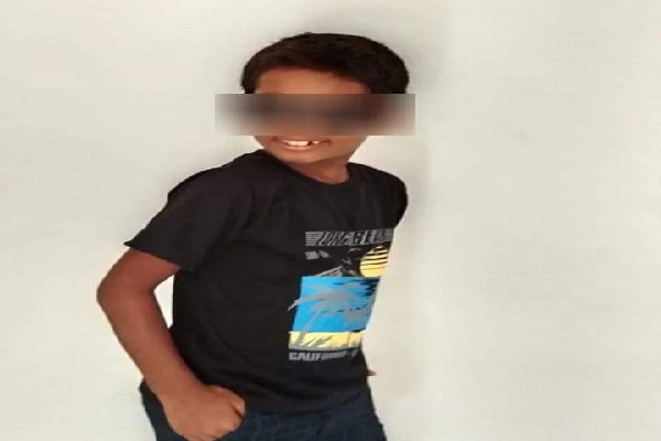 பெற்றோருக்கு இடையிலான சண்டையில் சிக்கி பரிதாபமாக இறந்த சிறுவன் | Boy Died Tragically In A Fight Between His Parents