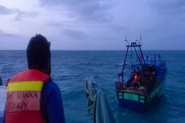 நாட்டின் தெற்கு கடற்பரப்பில் சுற்றிவளைப்பு ; அதிரடியாக 11 பேர் கைது