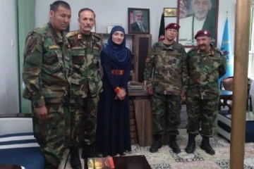 இரவோடு இரவாக வீட்டை முற்றுகையிட்ட தாலிபான்கள்: ஆப்கன் முதல் பெண் மேயரின் திகில் அனுபவம்