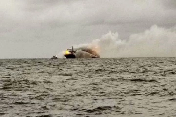 கப்பல் தீ விபத்தால் இலங்கையின் சுற்றுலாத்துறை கேள்விக்குறி! - அரசு தெரிவிப்பு