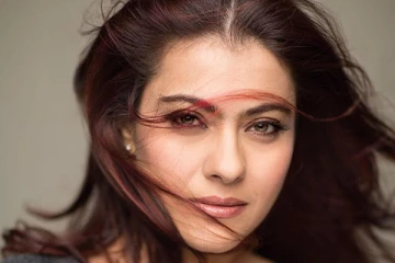 49 வயதிலும் இளமை மாறாமல் இருக்கும் கஜோலின் பியூட்டி சீக்ரெட் என்ன தெரியுமா?