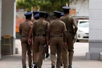 யாழில் பொலிஸ் அதிகாரியின் முகம் சுழிக்கவைக்கும் செயல்; விசாரணைக்கு வந்த விவகாரம்!