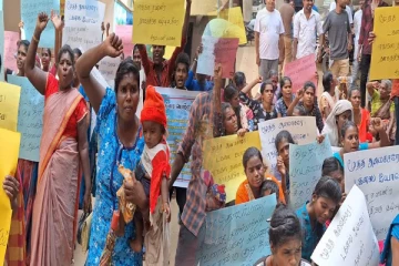 திருகோணமலை- சீதனவெளி கிராம மக்களால் முன்னெடுக்கப்பட்ட ஆர்ப்பாட்டம்