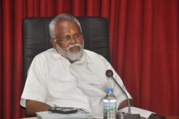 கிளிநொச்சியில் கரும்பு தோட்டக் காணிகள் குறித்து மேற்கொள்ளப்பட்டுள்ள தீர்மானம் (photos)