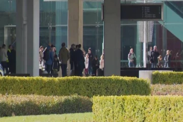 ஆஸ்திரேலிய விமான நிலையத்தில் திடீரென மர்ம நபர் அரங்கேற்றிய கொடூர சம்பவம்