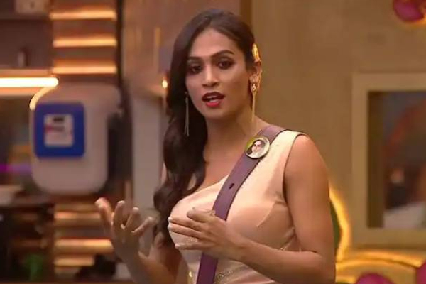 பிக்பாஸ் வீட்டிற்குள் மீண்டும் வந்து ஷிவினுடன் வாக்குவாதத்தில் ஈடுபட்ட முக்கிய போட்டியாளர்! | Asal Kolaar Came Back Bigg Boss Questioned Shivin