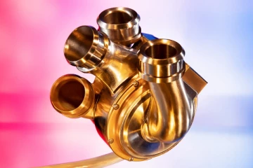 உலகின் முதல் டைட்டானியம் செயற்கை இதயத்தை வெற்றிகரமாக பொருத்தி சாதனை!