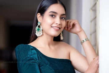 சீரியல் நடிகை பவித்ரா ஜனனியா இது.. மாடர்ன் உடையில் வேற லெவல் லுக்