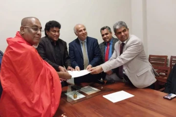 உலகத் தமிழர் பேரவையை சந்தித்த மனோ கணேசன் (Photos)