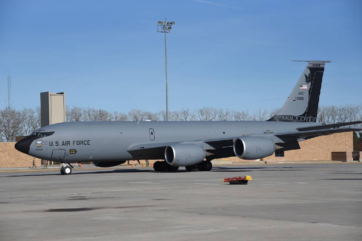 ஈரான் தொடர்பில் துணிச்சலான முடிவெடுத்த ஐரோப்பிய நாடொன்று... விமானங்களை வெளியேற்றிய அமெரிக்கா | Iran Attacks Spain Bases Cannot