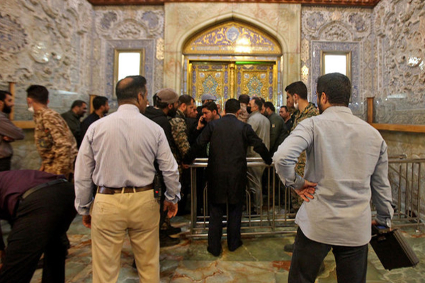 ஈரான் பயங்கரவாத தாக்குதலில் நால்வர் பலி | Iran Mosque Attck Death 4 Kills